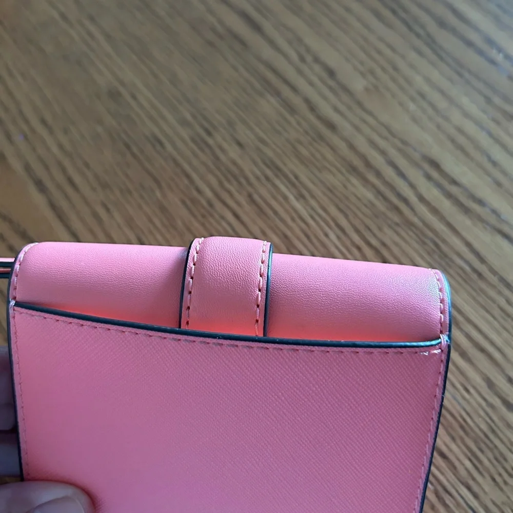 Michael Kors Trifold Medium Wallet New Without Tags Never Used Grapefruit - Picture 7 of 8